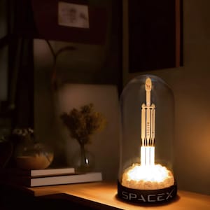 Lampada da scrivania Diorama del lancio del Falcon Heavy di SpaceX