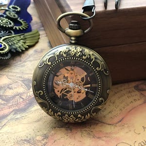 Custom Engraving Pocket Watch – Personalized Fathers Day Gift, Graduation Gift, Birthday Gift, Anniversary Gift, Gift for the Groomsmen