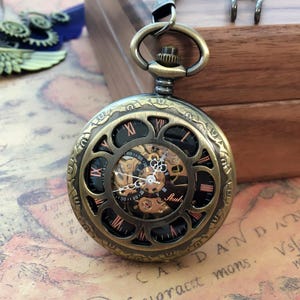 Custom Engraving Pocket Watch – Personalized Fathers Day Gift, Graduation Gift, Birthday Gift, Anniversary Gift, Gift for the Groomsmen