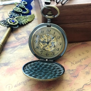 Personalized Initials Pocket Watch Customized Pocket Watch for the Groomsmen, Anniversary Gift, Wedding Gift, Best Man Gift, Gift for Groom