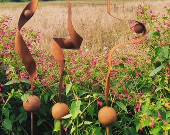 Dancing Wind Stems 70" – Tall Rusty Metal Garden Sculpture, Human-Height Outdoor Art Installation