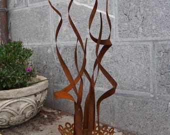 Full Metal Bonfire: 40 inches flickering flame garden decoration from rusty iron