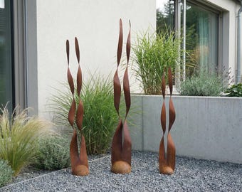 Grama de Brejo - Escultura Abstrata de Jardim em Metal Enferrujado.