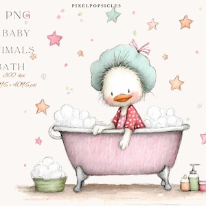 以下が含まれることがあります： ピンクのバスタブで泡風呂に入る赤ちゃんアヒルの水彩イラスト。アヒルは赤い水玉模様のシャツと青いシャワーキャップを着ています。画像には「12 PNG BABY ANIMALS BATH 300 dpi 4096 x 4096 px」というテキストが含まれています。星と泡が浴槽の周りを漂っています。