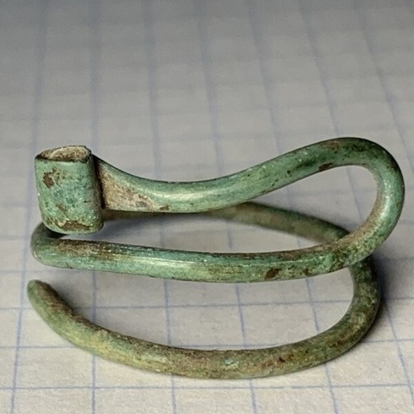 Bronze Ancient Ring , Roman Iron Age, 300-500 AD, rare historical artifact.