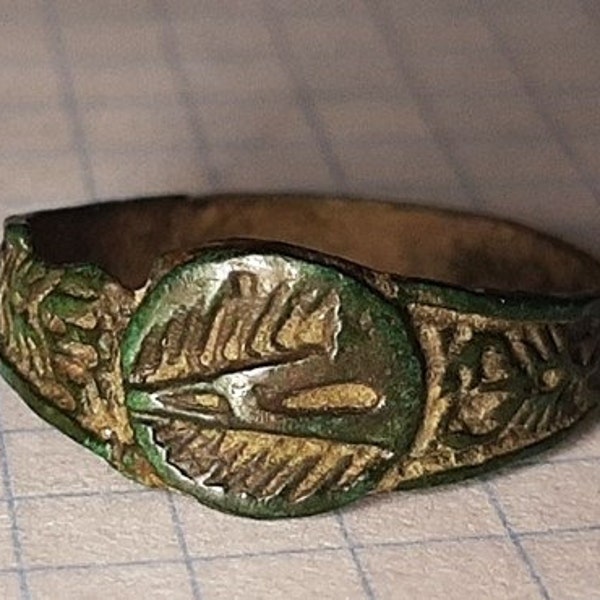 Antique. A ring with scorpions on it. Historical Decoration. Rare Bronze Ring - Impressive Size and History