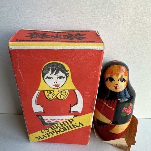 Soviet Souvenir Russian vintage Matryoshka Classics 3 pieces