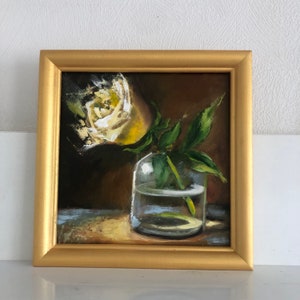 Pintura al óleo, rosa amarilla en vidrio, bellas artes, bodegones, flor amarilla, óleo sobre cartón, arte de pared, decoración, arte moderno,