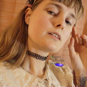 Exquisite Tatted Lace Choker - Artisan Crafted Statement Piece