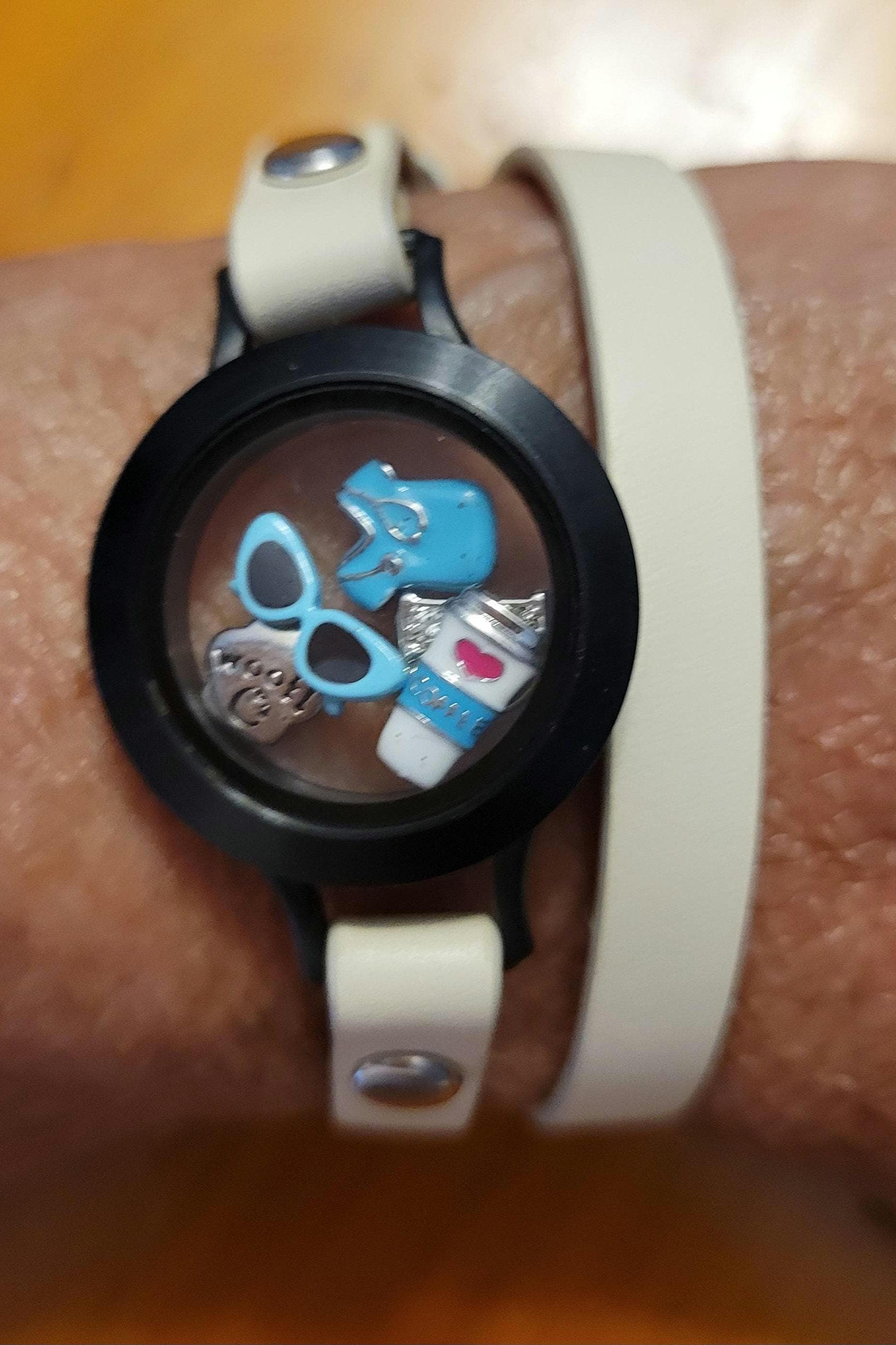 Origami Owl White Wrap Around Bracelet Band With Locket and  display picture 2