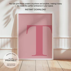 Arte de pared rosa, póster con la letra T, decoración de habitación preppy, impresión inicial T, lindo arte de pared rosa, impresión de una sola letra, decoración de dormitorio, arte de pared imprimible