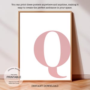 Arte de pared rosa, póster con la letra Q, decoración de habitación preppy, impresión inicial Q, lindo arte de pared rosa, impresión de una sola letra, decoración de dormitorio, arte de pared imprimible