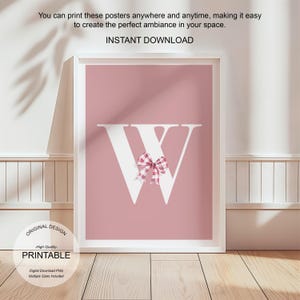 Póster de letra W con arte de pared rosa, decoración de habitación preppy, impresión inicial W, bonito arte de pared rosa, impresión de una sola letra, póster de lazos de moda, arte de pared imprimible