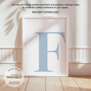 Arte de pared azul, póster con la letra F, decoración de habitación preppy, impresión inicial F, lindo arte de pared azul, impresión de una sola letra, decoración de dormitorio, arte de pared imprimible