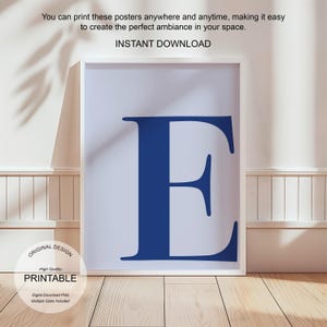Arte de pared azul, póster con la letra E, decoración de habitación preppy, impresión inicial E, lindo arte de pared azul, impresión de una sola letra, decoración de dormitorio, arte de pared imprimible
