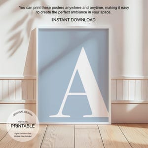 Arte de pared azul, póster con la letra A, decoración de habitación preppy, impresión inicial A, lindo arte de pared azul, impresión de una sola letra, decoración de dormitorio, arte de pared imprimible