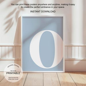 Arte de pared azul, póster con la letra O, decoración de habitación preppy, impresión inicial O, lindo arte de pared azul, impresión de una sola letra, decoración de dormitorio, arte de pared imprimible