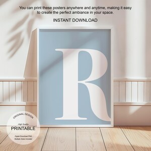 Arte de pared azul, póster con la letra R, decoración de habitación preppy, impresión inicial R, lindo arte de pared azul, impresión de una sola letra, decoración de dormitorio, arte de pared imprimible