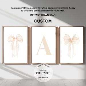 Aangepaste naamset van 3 prints: beige strikafdruk, preppy muurkunst voor tienerkamerinrichting, universiteitsappartementinrichting en kinderkamer girly muurkunst