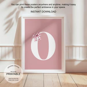 Póster de letra O con arte de pared rosa, decoración de habitación preppy, impresión inicial O, lindo arte de pared rosa, impresión de una sola letra, póster de lazos de moda, arte de pared imprimible