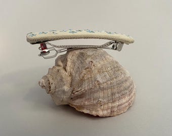 Leren vergeet-mij-niet-speldje – handgeborduurde haarclip – echt leren haaraccessoire – haarclip met bloemen – cadeau voor haar – 10 x 2 cm