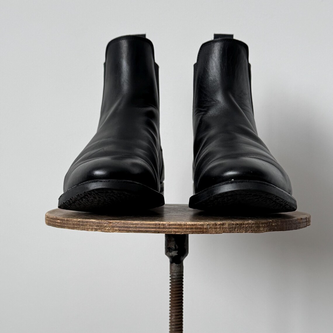 Crockett & Jones 'Rachel' Women's Black Leather Chelsea Boots, foto 2 di 5