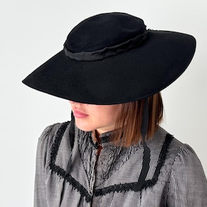 1940s Vintage Croys Keys Black Wool Hat | Women’s Retro Millinery | Classic Mid-Century Accessory | Old Hollywood Style