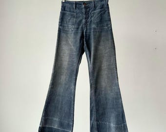1970s Vintage Levi’s White Tab BIG E Women’s Flare Corduroy Pants - Retro Fashion - Size S/M