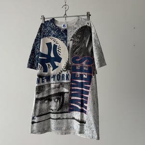 Vintage 1990s MLB New York Yankees Over Printed T-Shirt - Starter Made in USA - Retro American Sportswear - Size L