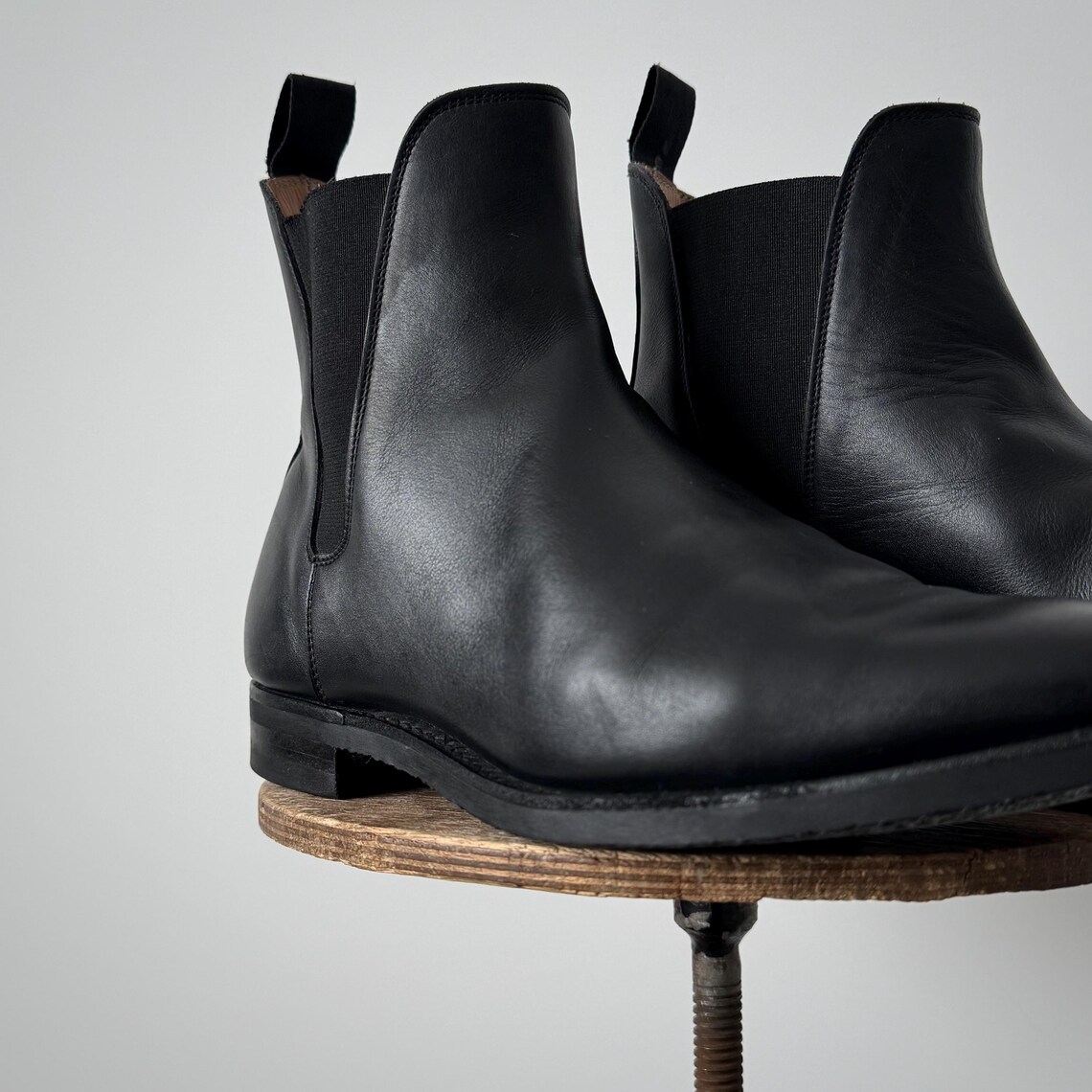 Crockett & Jones 'Rachel' Women's Black Leather Chelsea Boots, foto 3 di 5