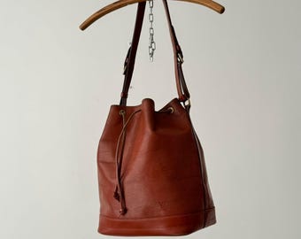 1994 Vintage Louis Vuitton Epi Petit Noe Burgundy Leather Bucket Bag - Iconic 90s Luxury Retro Fashion