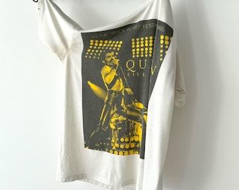 Vintage des années 80 1985 Queen « Rock in Rio » Festival Tour Band T-shirt blanc rock graphique taille L - T-shirt de concert rétro à couture unique