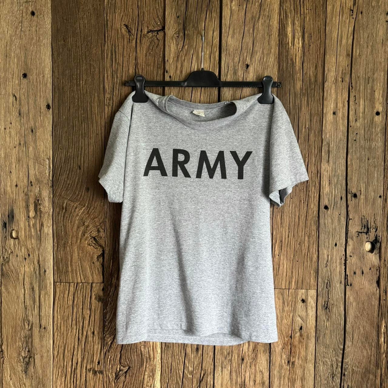 その他 1PIU1UGUALE3 VINTAGE LOGO ARMY T-SHIRT 第19弾 VINTAGE LOGO ARMY Tシャツ ホワイト×ブラック – MINIMAL