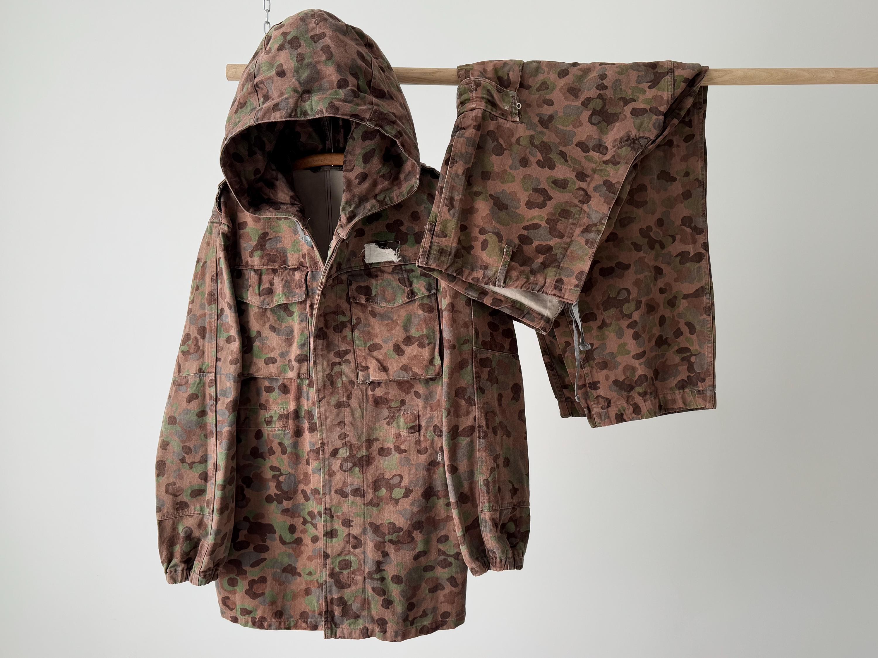 1970s Military Vintage Austrian Army Pea Dot Camo Suit Jacket