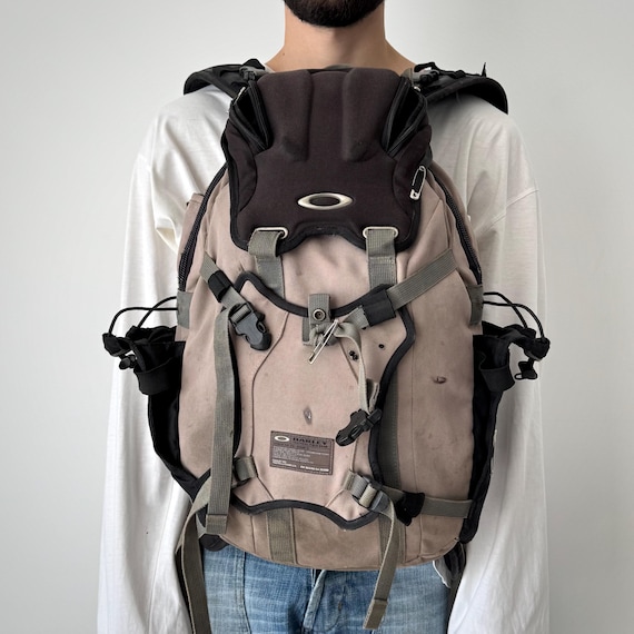 00s Vintage Oakley Tactical Icon Backpack Faded Black Y2K