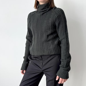 Alexander McQueen Green Turtleneck Sweater – Women’s Designer Knit Pullover – Wool Jumper – Avant Garde Fashion
