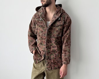 Chaqueta militar vintage KAZ de camuflaje con lunares del ejército austriaco, años 60: camuflaje antiguo de estilo utilitario retro.