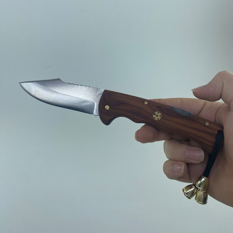 Walnut Wood Handle Folding Pocket Knife, Hunting and Camping Knives