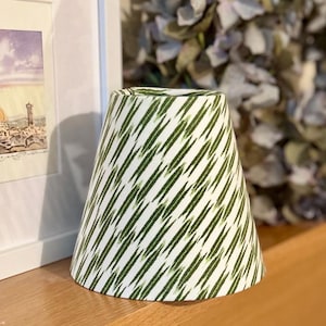 イアン・サンダーソン グリーン クイヴァー シャーウッド イカットプリント キャンドルクリップ ランプシェード 14 cm 5 1/2 インチ