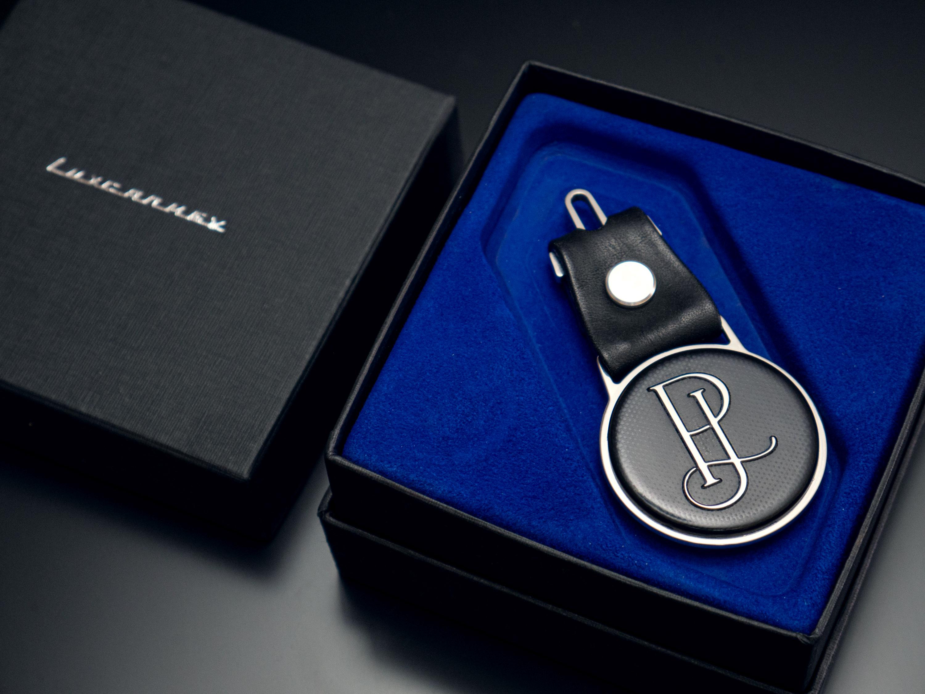 Titanium Black Maserati Keychain Spyder Gran Turismo 350 GT