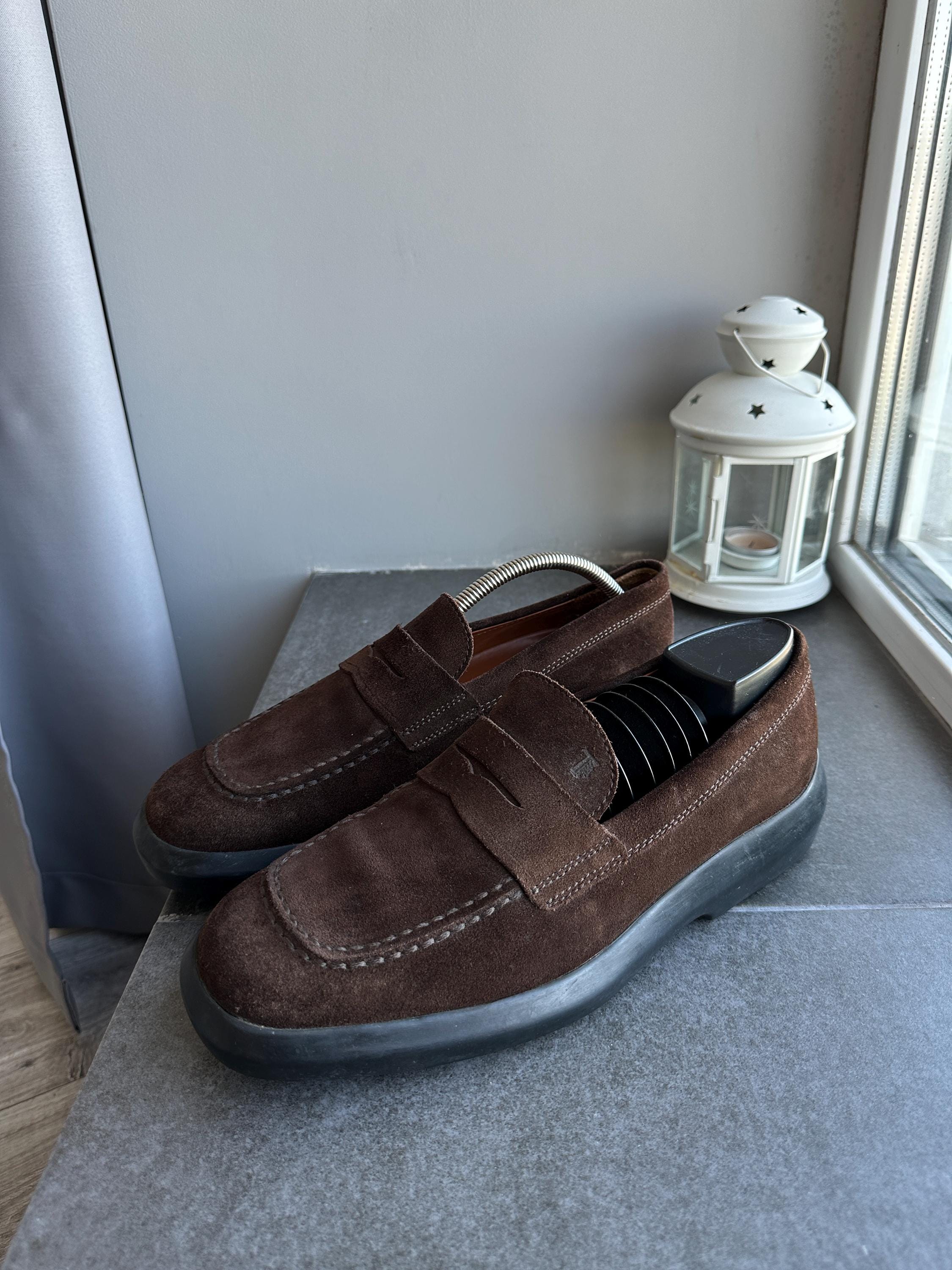 トッズのメンズスエードブラウンの高級ローファーシューズ - Etsy 日本