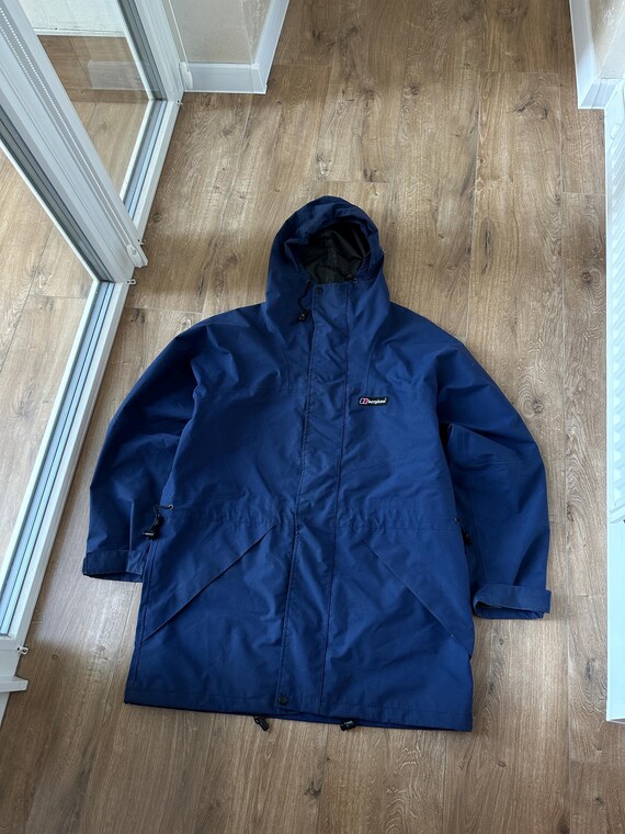 Berghaus, Berghaus Vintage men's Navy Blue Gore Tex 90s jacket Size: L