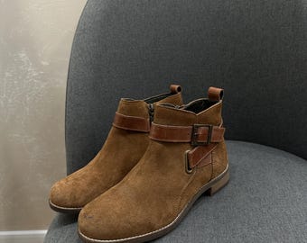 Damskie botki zamszowe Barbour Rozmiar: 4