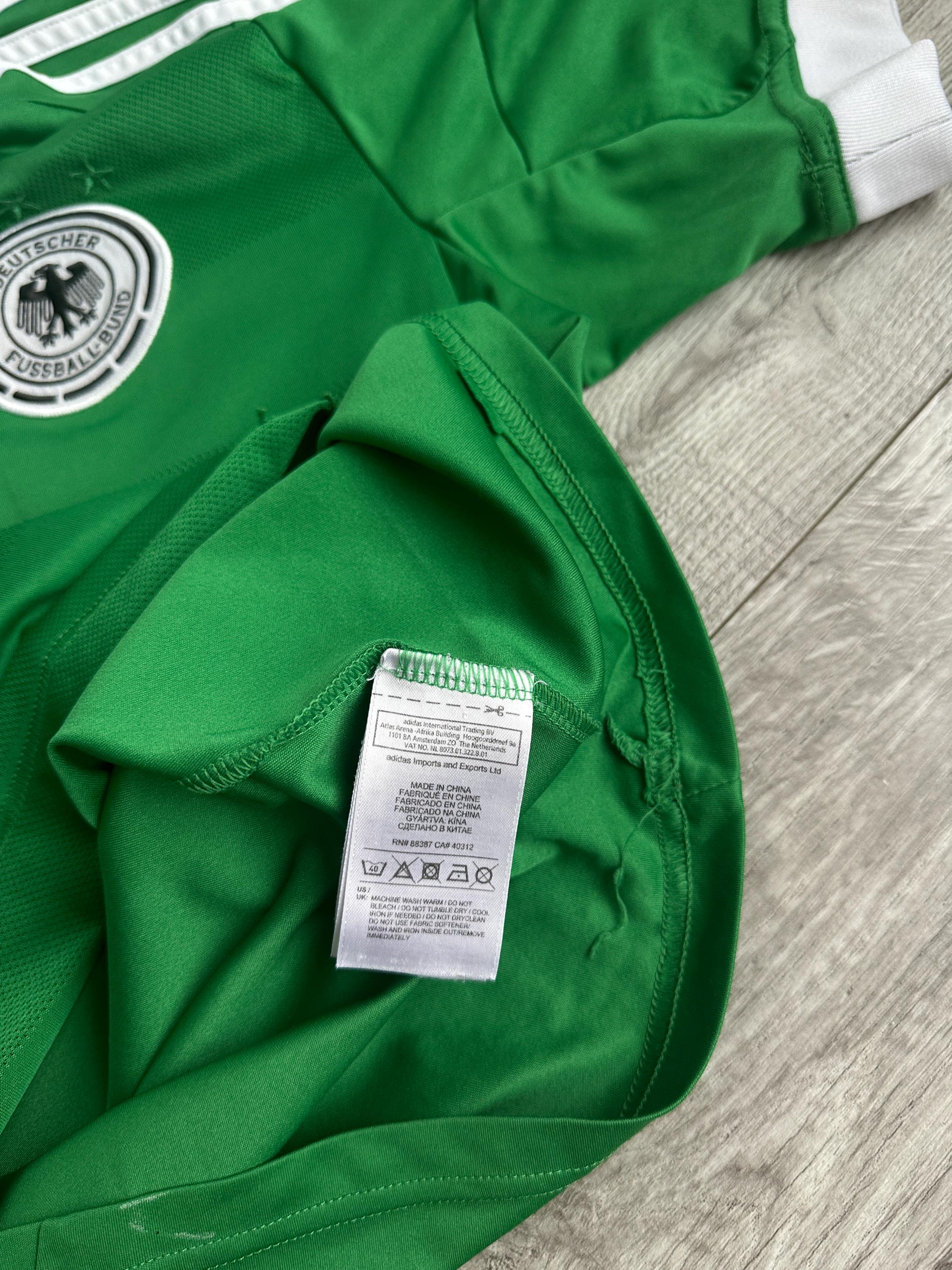 Adidas #8 Ozil Green Football Shirt Jersey - Etsy