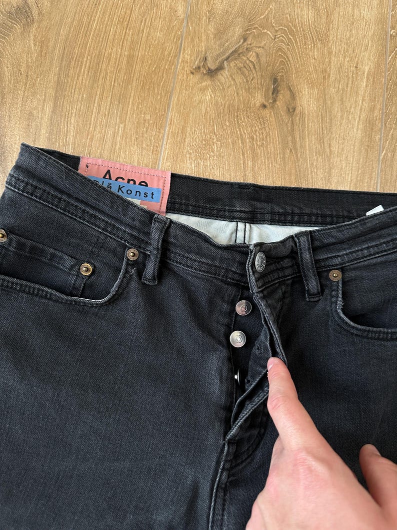 Acne Studios Black Men's River Used Blk Jeans Size: 32/30 image 4