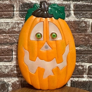 Vintage 1994 Spearhead Halloween Light Up Pumpkin; Jack O Lantern Wall Hanger; Retro Halloween; Light Up Pumpkin