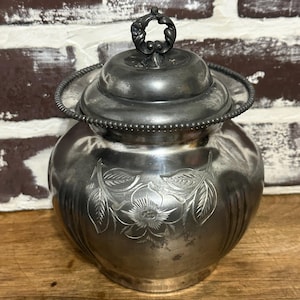 Vintage Adelphi Silverplate Co. Sockerskål; Märkt 22; Sockerskål; Kanna med lock; Etsat blomstermotiv; Silver ingefärsburk; Kakburk