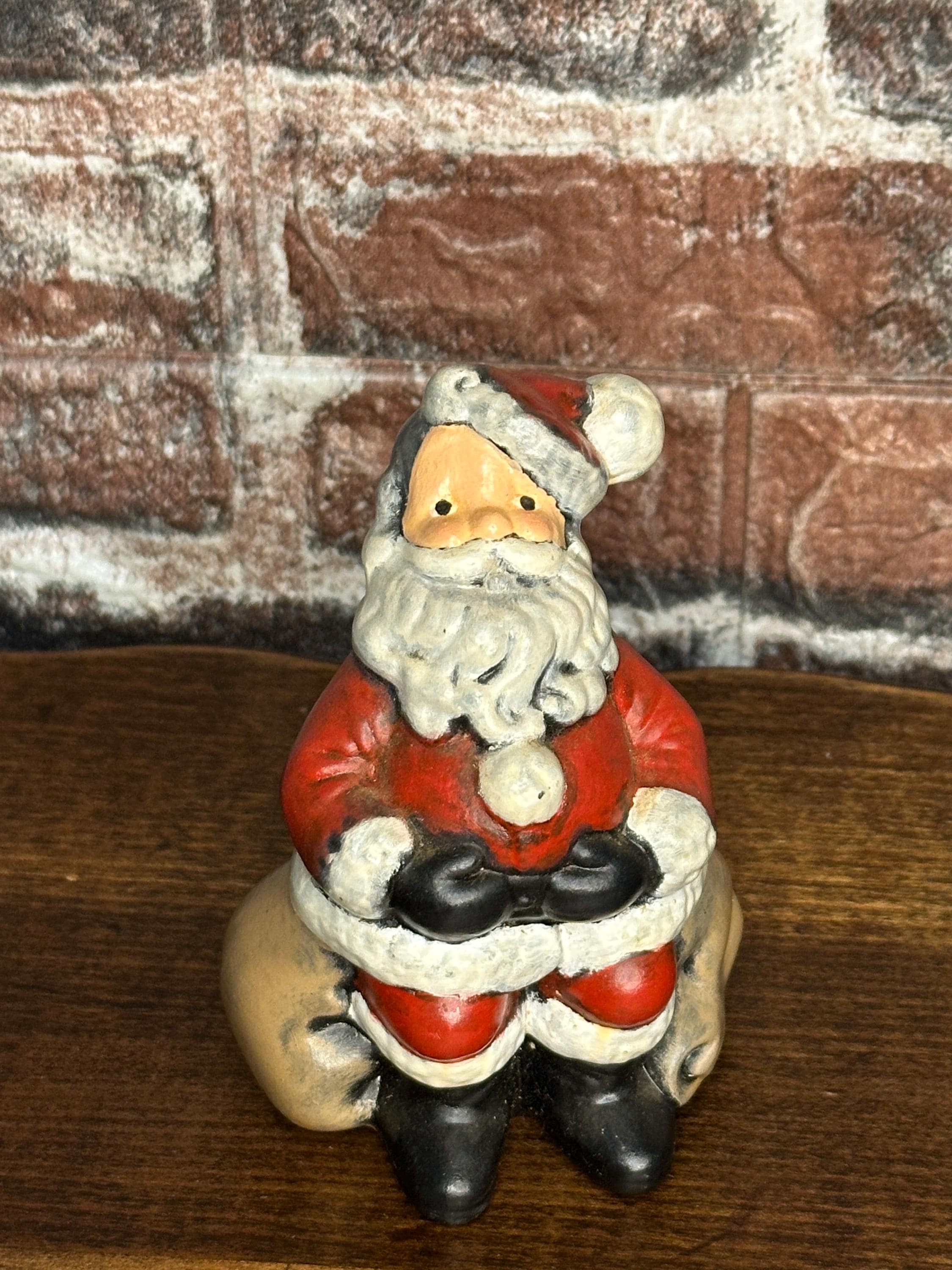 ヴィンテージ アトランティック モールド 陶器製サンタ置物、着席