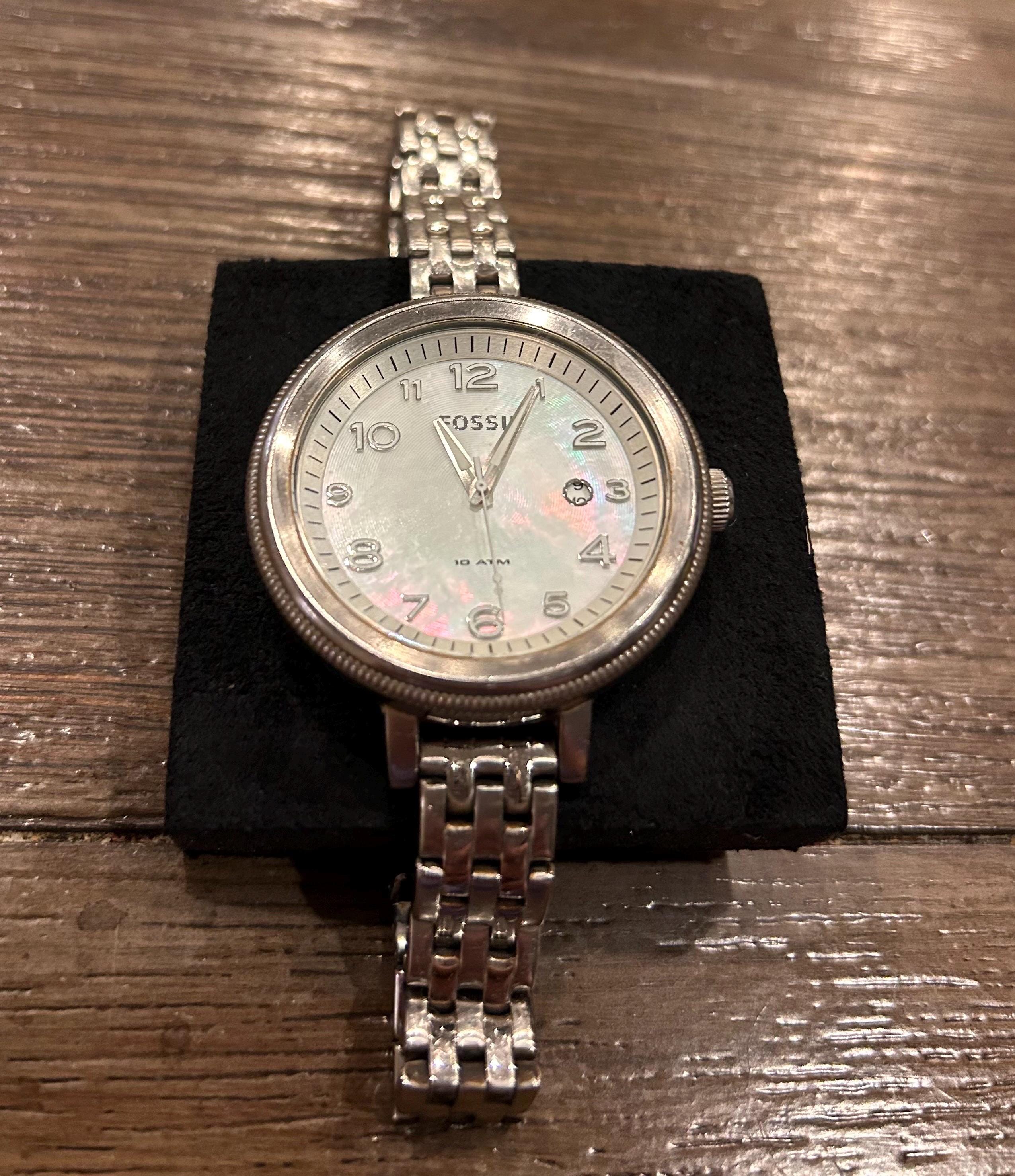 Vintage Fossil Collectors Club Watch Women Two Tone Gray Leather Band Works 8.5\