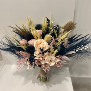 Ramo de boda de la marina, ramo de novia rubor, azul marino y ramo de rubor, flores de boda de la marina, flores de boda de seda, flores de novia, ramo de rosas